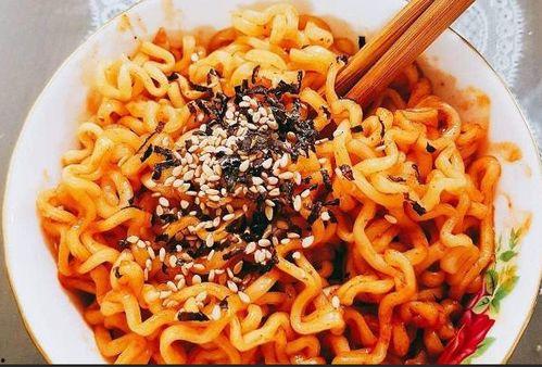 吃火鸡面国产推荐视频,揭秘热门视频推荐的国产火鸡面