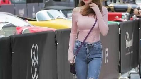 国产街拍牛仔裤视频,国产牛仔裤街拍潮流解析