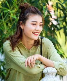 国产高清绿衣女孩视频